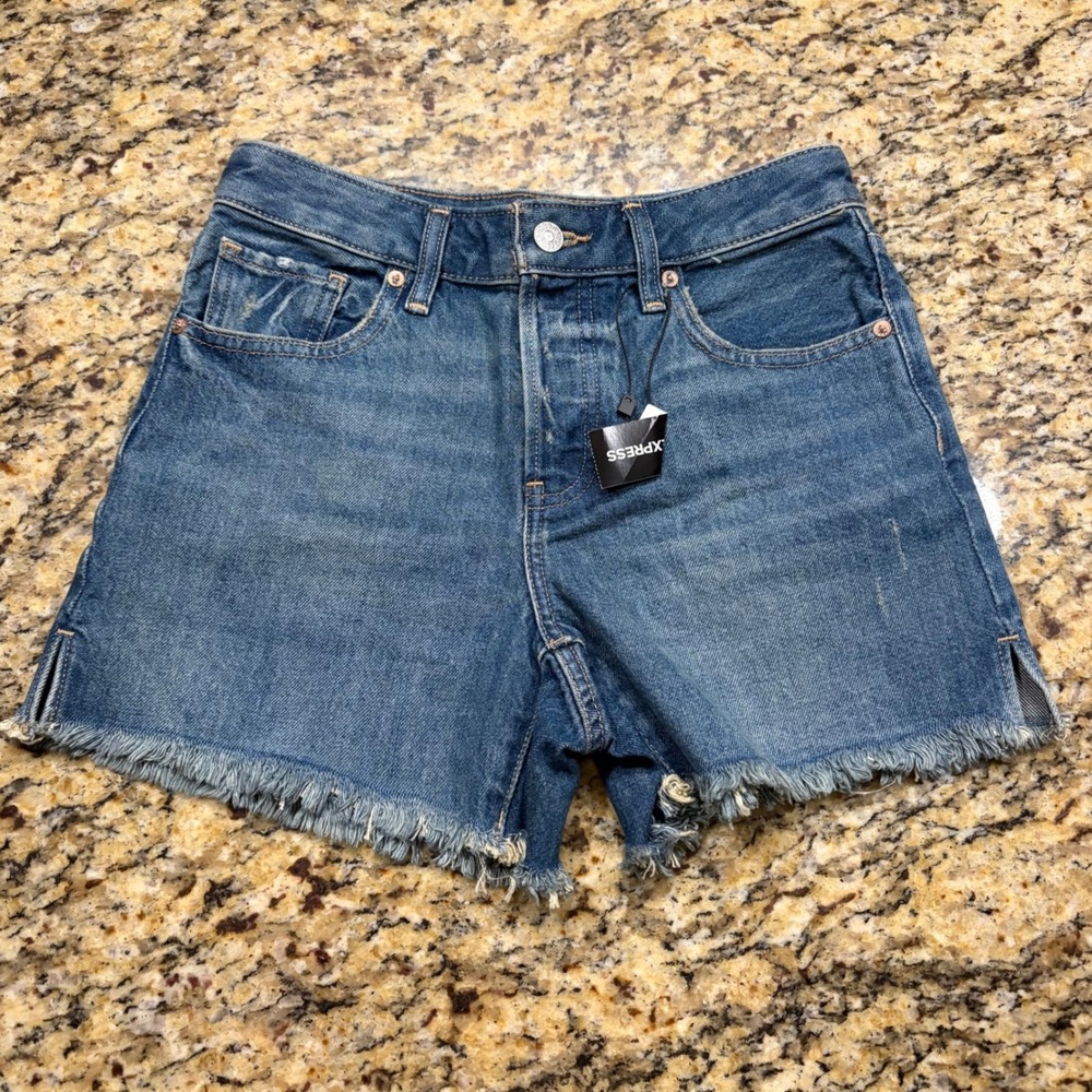 NEW Express Womens Boyfriend Midi Mid Rise Denim Shorts Frayed Hem Blue 0 ws